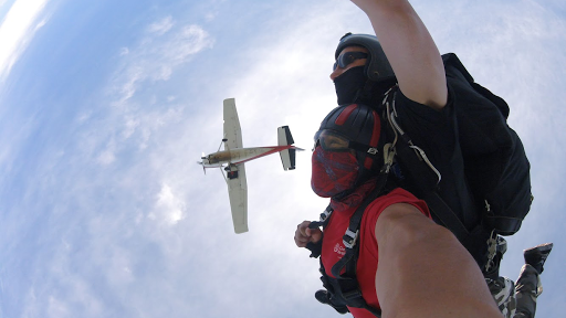 ﻿Skydive Central North Carolina