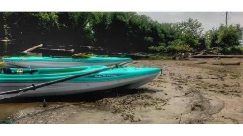 ﻿Metacomet Canoe and Kayak