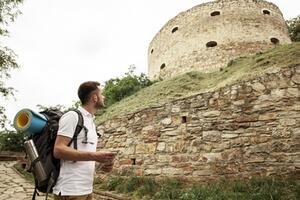 Exploring Ancient Ruins: Outdoor Adventures with a Historical Twist